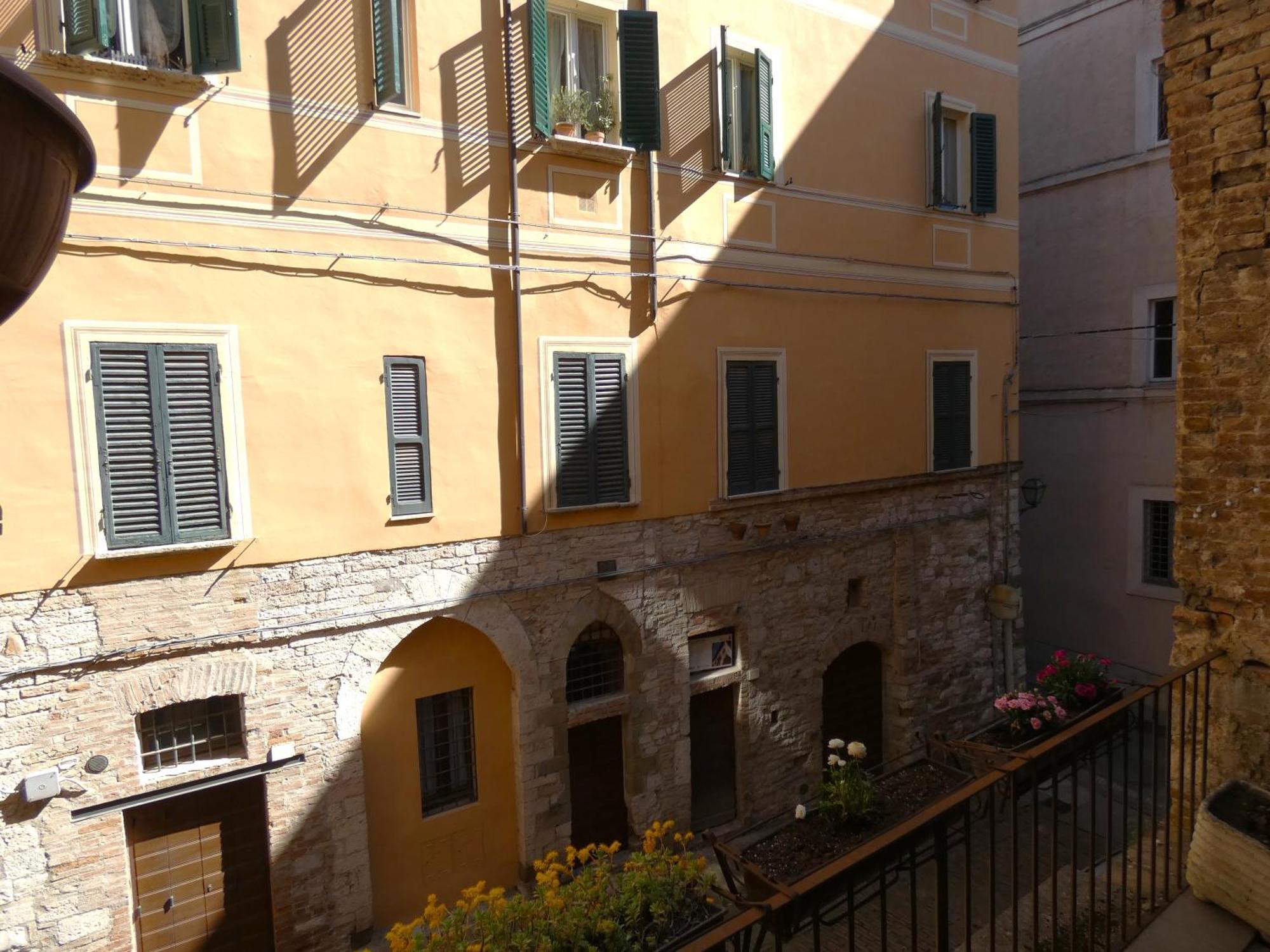 Via Vincioli - La Terrazza Nel Cuore Di Perugia Pérouse Extérieur photo